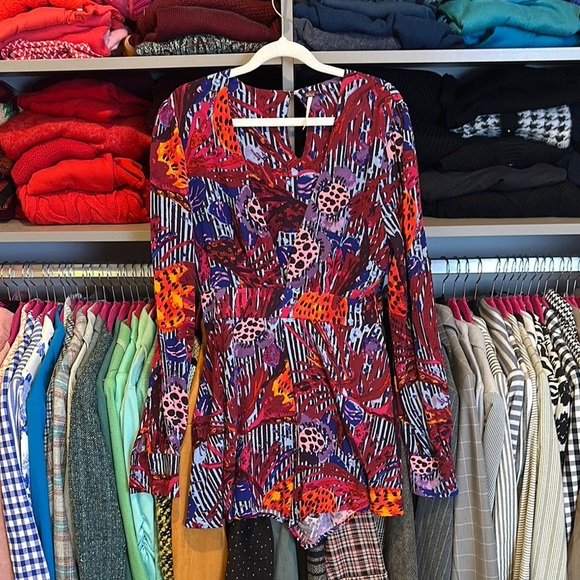 Free People red/blue print long sleeve deep v neck button back romper size 4 - Picture 1 of 3